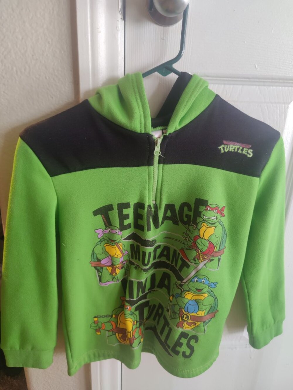 Nickelodeon TEENAGE MUTANT NINJA TURTLES hoodie, kids size (10/12), green